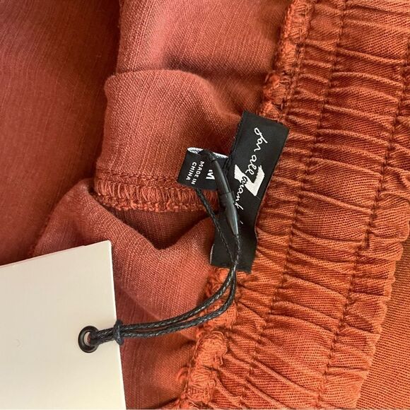 7 For All Mankind Cargo Pocket Joggers Rust MED NWT - Picture 7 of 8